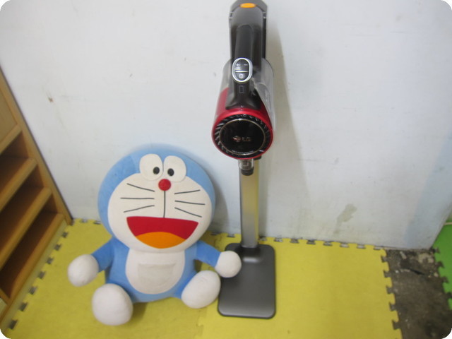 (開箱) {獨占鰲頭}多功能吸頭組{強猛勇又耐超}【"LG CordZero A9無線吸塵器"】(時尚紅)~深深讓我愛不釋手。