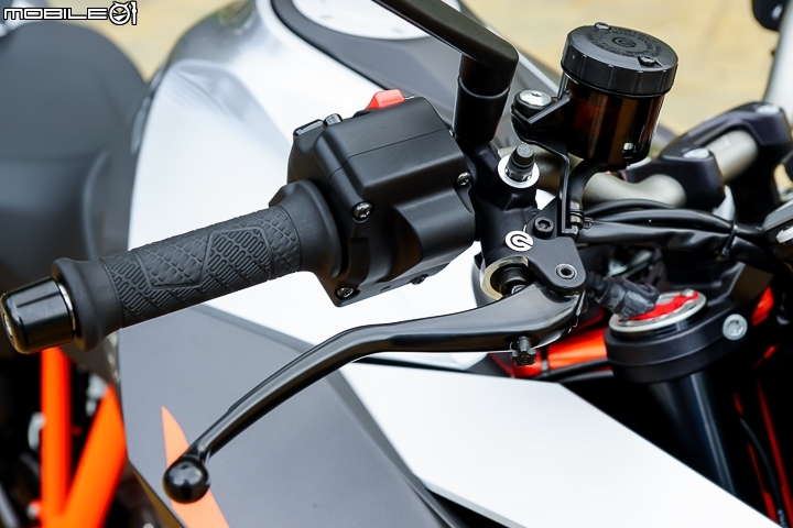 猛獸也能很紳士 KTM 1290 SuperDuke GT 試駕