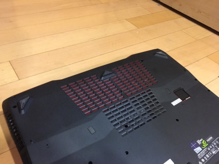 [開箱]  MSI GT83VR 7RF Titan SLI 效能怪獸 (附上黑色沙漠等實際遊戲測試影片)