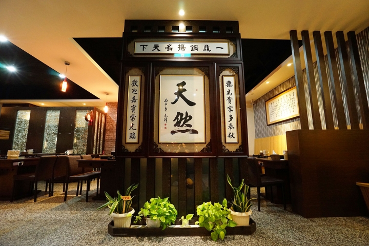 【台南吃到飽】一鼎鍋環河店｜新店報到！10/5開幕兩人同行一人免費／新型態吃到飽／春川炒雞、韓式部隊鍋吃到飽／打卡再送花雕雞／肉品自助吧飲料無限放題