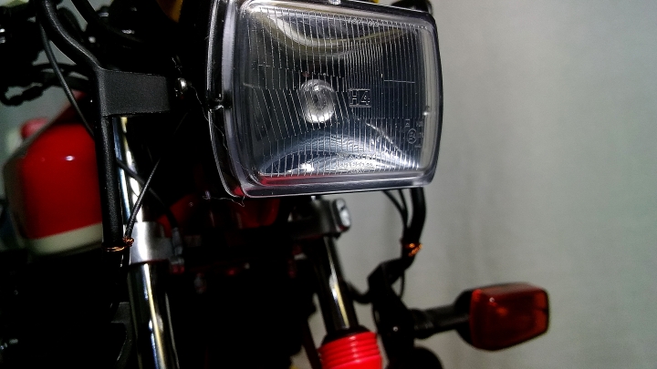 十年磨一劍，1/6比例的合金大傢伙Autoart 1/6曠世傑作機 CB1100R RD