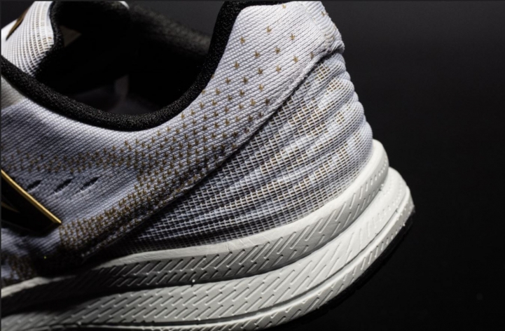 跑出秋夜野性  New Balance的Reflective Pack系列鞋款上市