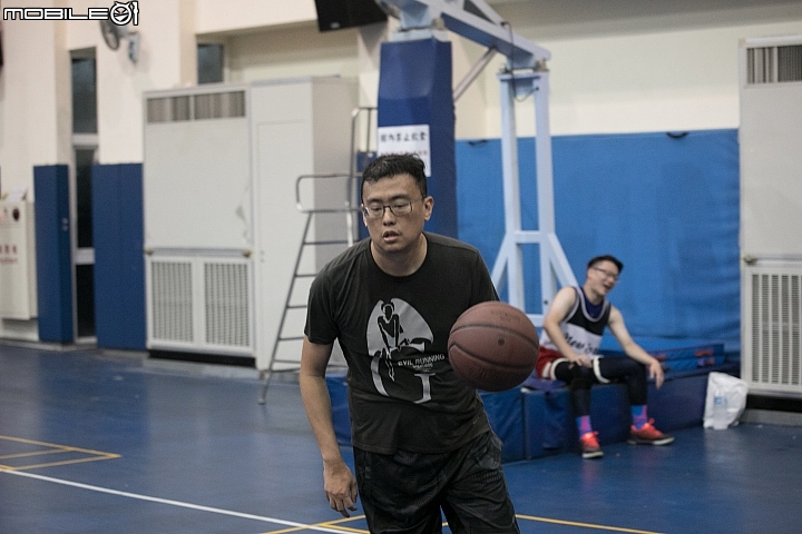 9/5 19:00 下班一起來打球！小惡魔徵球友 一起到內湖室內球場鬥牛！