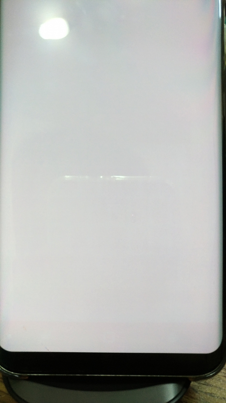S8+ 使用三四個月~螢幕上下邊都烙印(原廠已換新螢幕，電池)