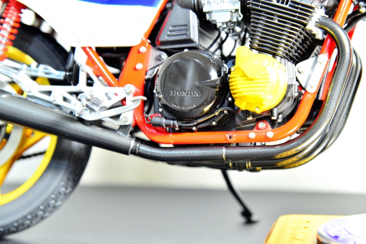 十年磨一劍，1/6比例的合金大傢伙Autoart 1/6曠世傑作機 CB1100R RD