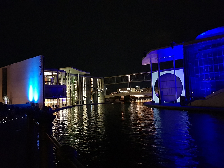 [同場] Xperia XZ1 vs Galaxy Note 8 日夜拍照比較