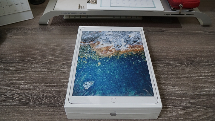 【小開箱】Apple iPad Pro 10.5吋 256G Wi-Fi版 銀色 + 10.5吋Smart Keyboard