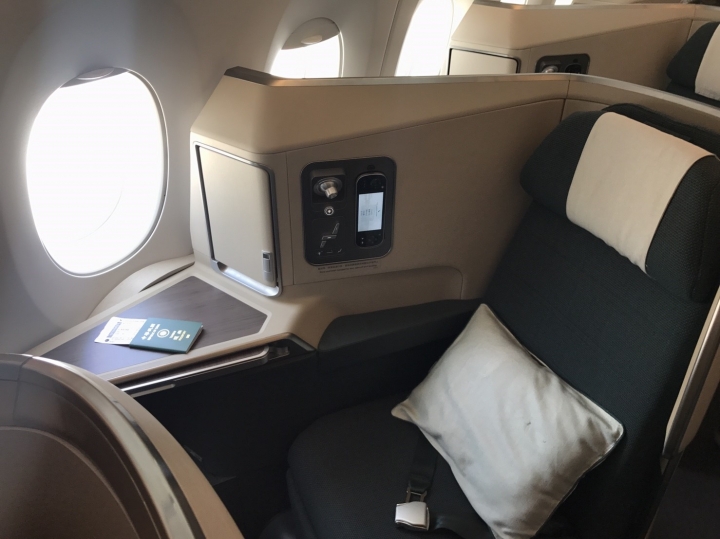 飛行紀錄:新加坡-香港 國泰首架A350 CX690 商務艙
