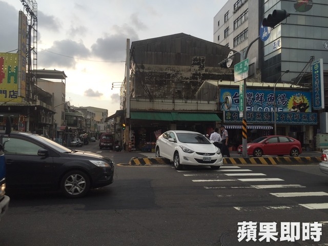 轎車整個騎上去安全島會傷到哪些部位、零件？