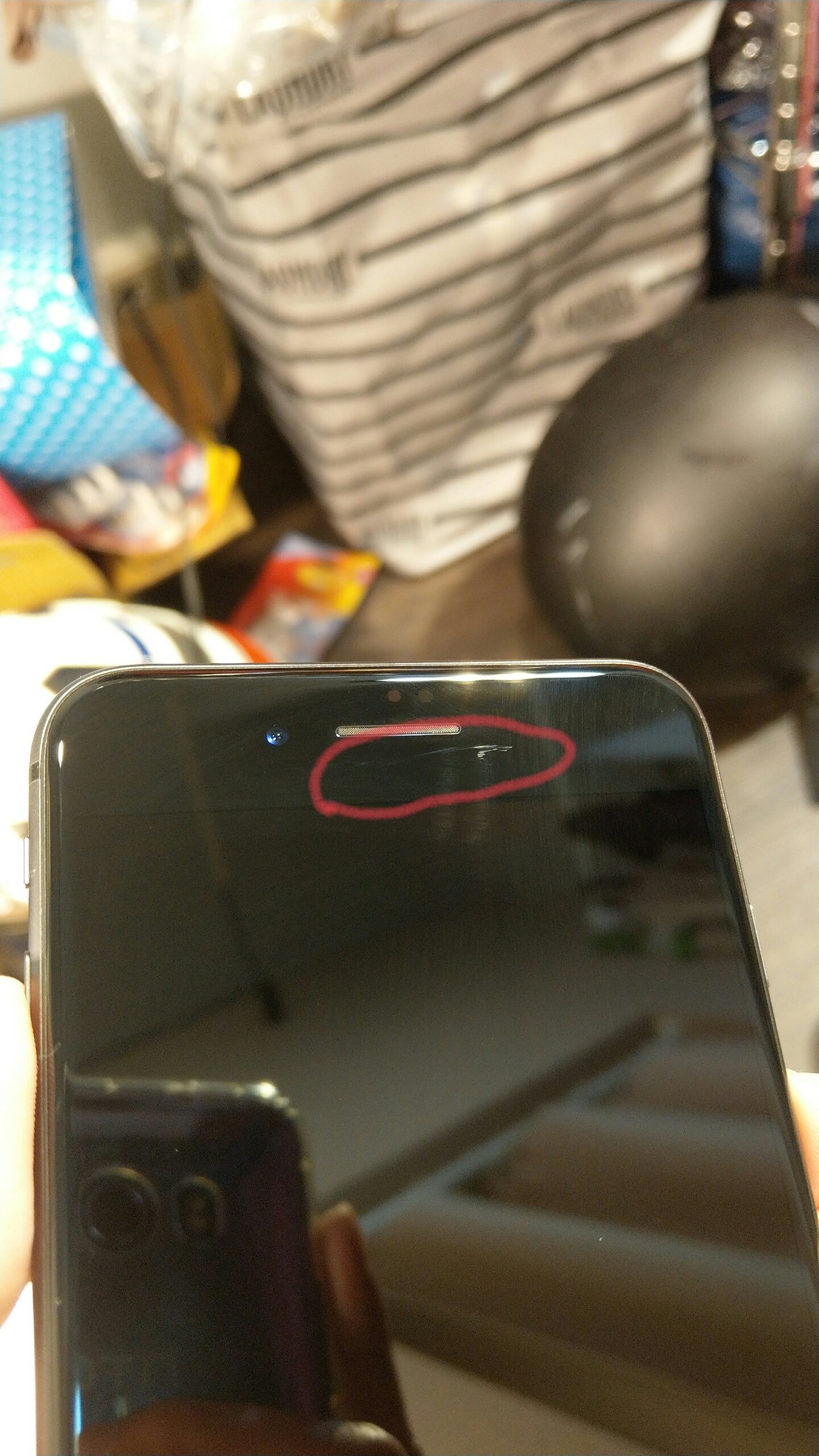 iPhone 8 Plus 新機螢幕瑕疵