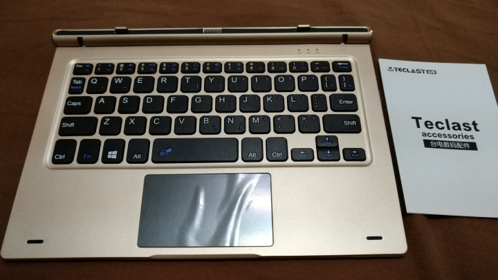 [開箱] 六千元的雙系統二合一筆電平板 台電Tbook10S