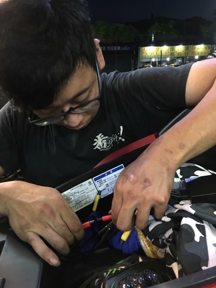 (開箱) 還是裝台行車紀錄器自己防護自己比較實在  獵豹D250 (圖多)
