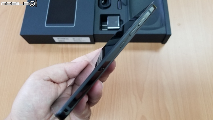 [開箱]Essential Phone 安卓之父Andy Rubin 設計款手機 簡單分享~