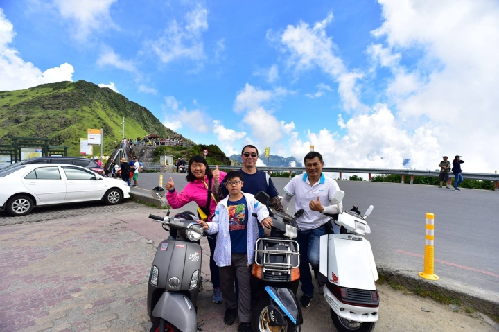 兩個大叔+一位大嬸還有豬小弟........的找尋回憶之旅！