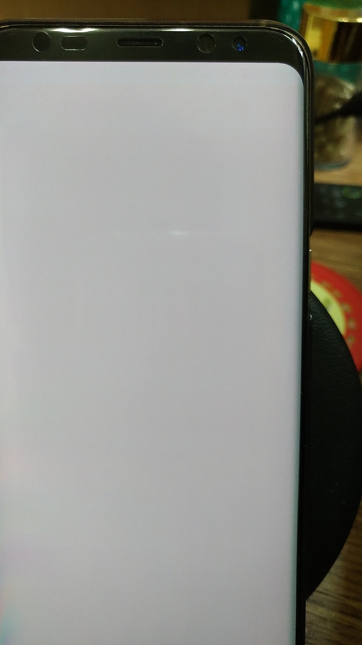 S8+ 使用三四個月~螢幕上下邊都烙印(原廠已換新螢幕，電池)