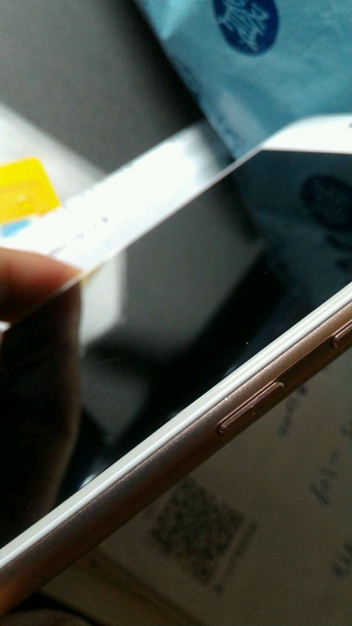 zenfone 4 max 買來開關鍵有一點像撞到