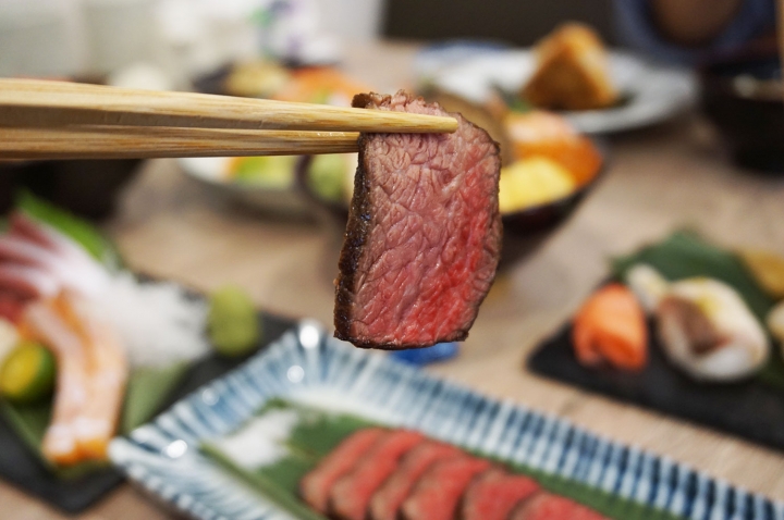 【台南日式料理】鮨小清 刺身 串燒 握壽司｜安南區新店報到！超 澎 湃 特級海鮮丼，滿足口腔的鮮甜味｜舒肥無骨牛小排，軟嫩多汁盡在不言中｜注入職人精神的各式料理，一吃難忘又回味！