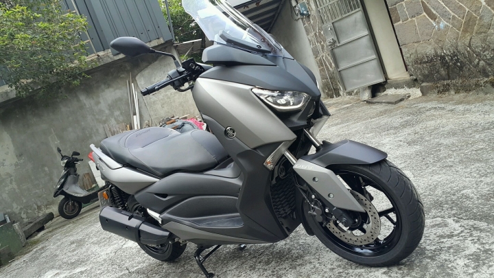 生日禮物終於到了 YAMAHA XMAX 300