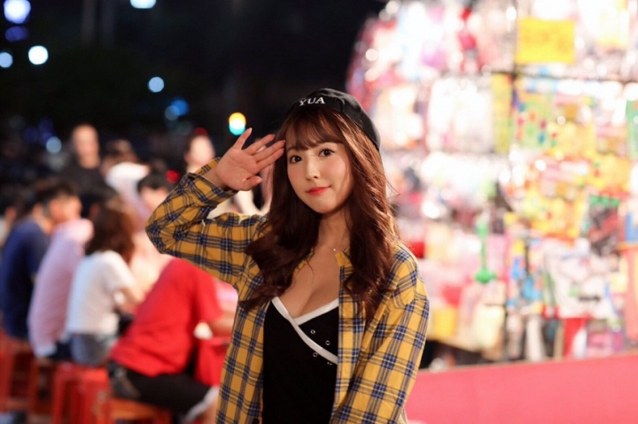 緊衣夜行~三上悠亞在台南花園夜市吃喝玩樂，竟然沒台南人認出來！