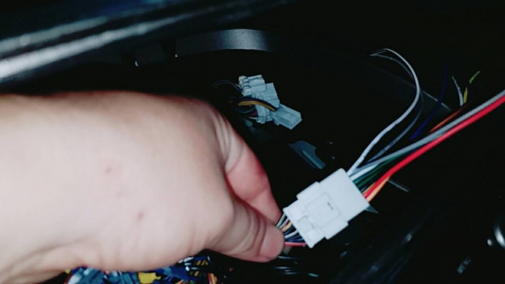 老QRV 改10.2吋android 6.0  加上方向盤控制  音量 大小   上下首 歌曲選擇