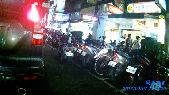 鬼月阿飄肯定是入侵警察局了