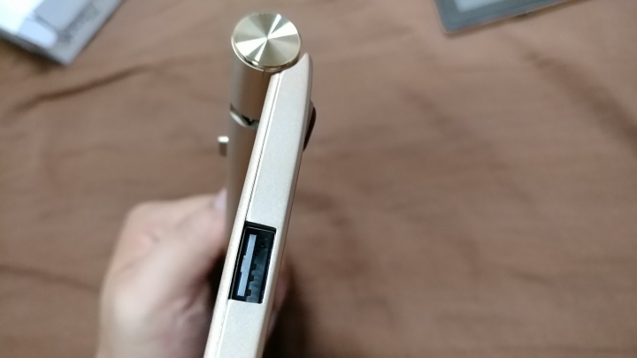 [開箱] 六千元的雙系統二合一筆電平板 台電Tbook10S