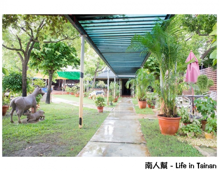 【台南柳營-景點】體驗鐵道文化｜搭乘五分車｜欣賞兩旁柳營鄉純樸農村景色 ~ 八老爺車站-乳牛的家
