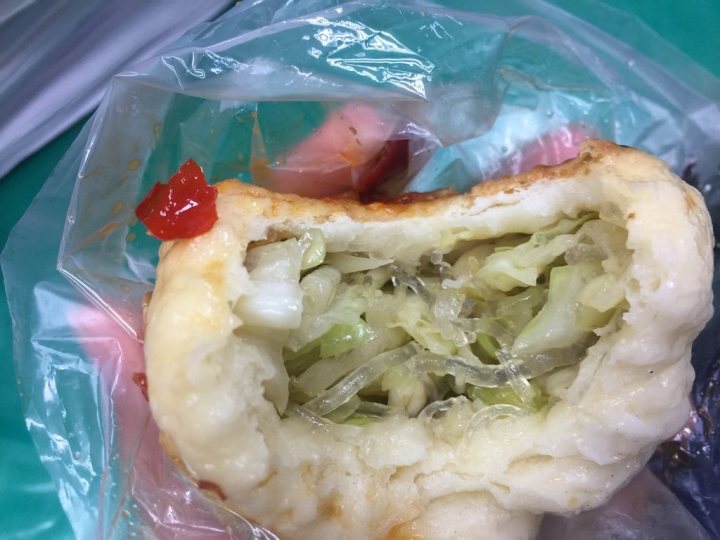 【食記】板橋新埔站/莊敬路。阿秋水煎包~水煎包一個10元 好吃又便宜cp值高