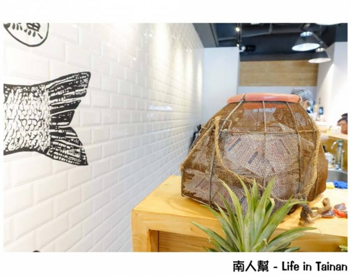 【台南中西區-美食】台南老饕店｜豆乳魚湯｜前身是鱻魚湯｜林百貨美食｜不加鹽就鮮甜無比 ~ 和興號鮮魚湯