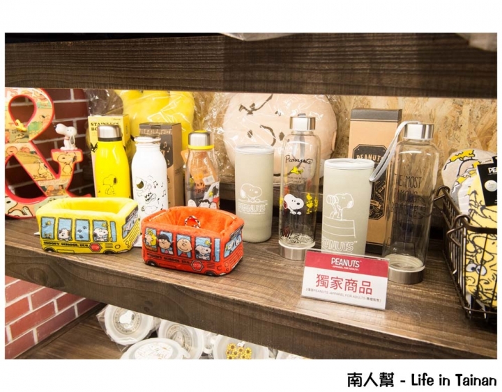 【台南中西區-商店】PEANUTS時尚衣著|全台灣最大隻史努比公仔~PEANUTS史努比專賣店(台南小西門店)