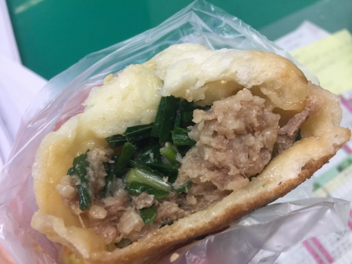 【食記】板橋新埔站/莊敬路。阿秋水煎包~水煎包一個10元 好吃又便宜cp值高