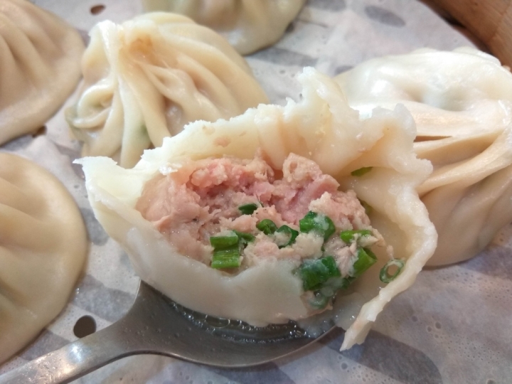 [宵夜/晚餐/點心]苗栗頭份交流道附近豐籠鮮肉湯包食記~特色的湯包名產~平價~葱花多~