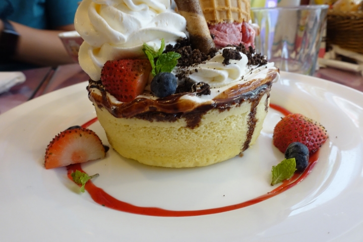 【食記】板橋新埔站。栢金 BIRKING-Waffle.Brunch.Bistro早午餐~超大份量好滿足