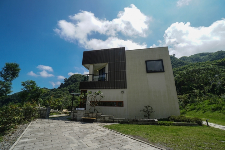 南投民宿 | 溪頭有晴天 鹿谷隱逸秘境 療癒旅人的身心 讓森林成為室內的一部分