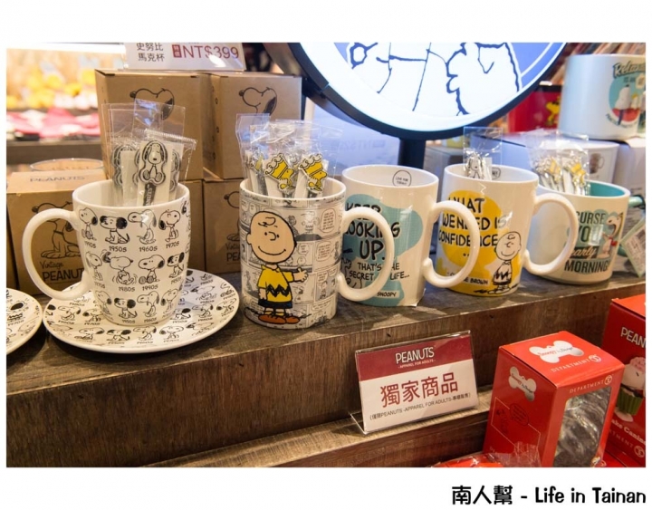 【台南中西區-商店】PEANUTS時尚衣著|全台灣最大隻史努比公仔~PEANUTS史努比專賣店(台南小西門店)