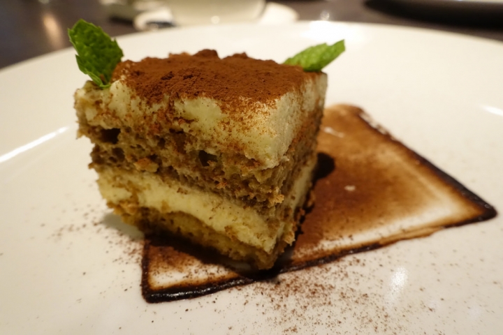 【食記】捷運忠孝復興站。TK Seafood & Steak賦樂旅居~時尚奢華超潮的約會餐廳