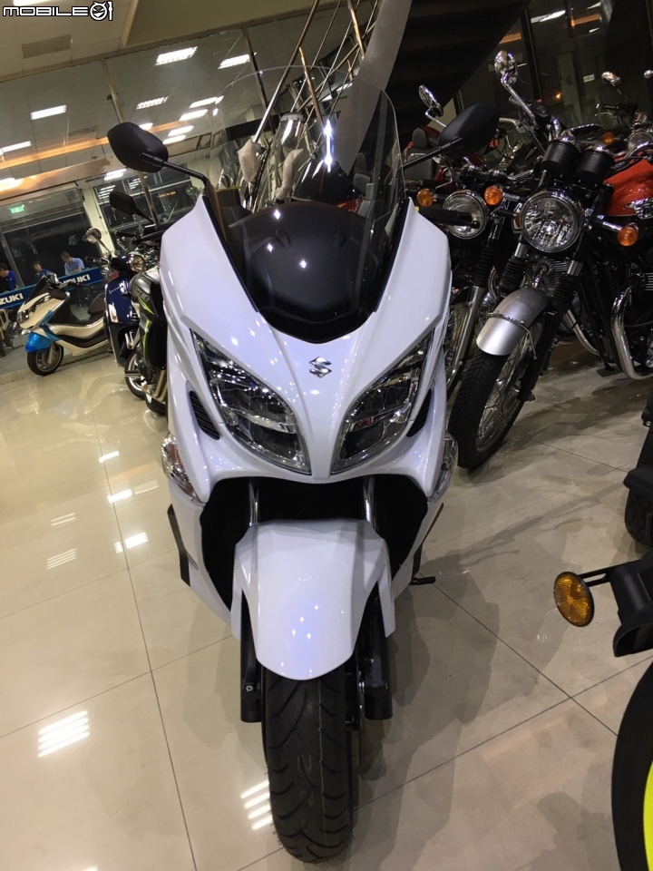 漢堡人400 白色開箱