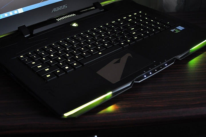 AORUS X9旗艦筆電，打造極輕極薄的高效能遊戲筆電