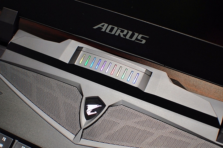 AORUS X9旗艦筆電，打造極輕極薄的高效能遊戲筆電