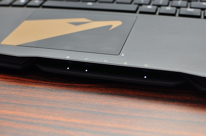 AORUS X9旗艦筆電，打造極輕極薄的高效能遊戲筆電