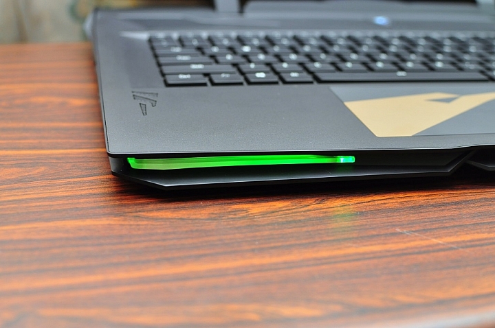 AORUS X9旗艦筆電，打造極輕極薄的高效能遊戲筆電