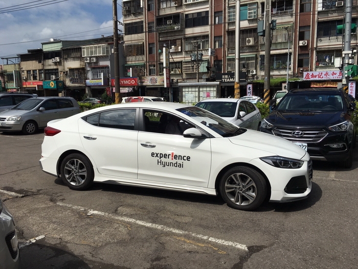 Hyundai 現代汽車賞車初體驗-Super elanrta 1.6柴油