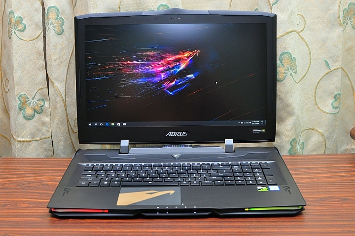 AORUS X9旗艦筆電，打造極輕極薄的高效能遊戲筆電