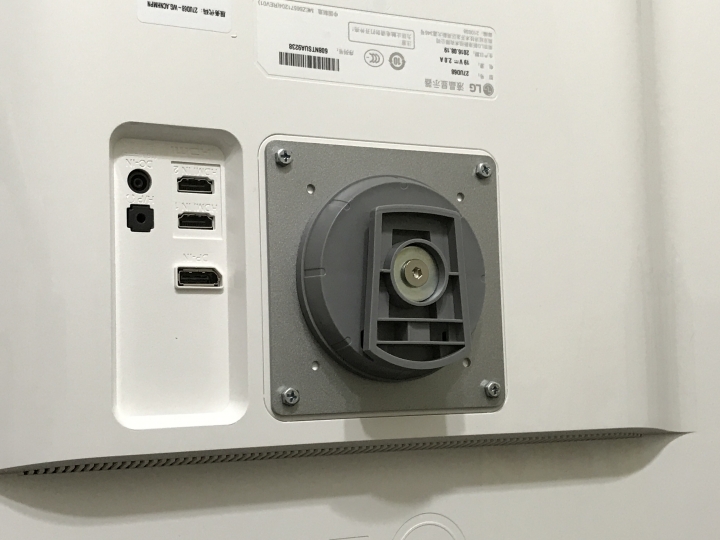 ErgoMap人因地圖 漂浮式-桌用人體工學螢幕架 真的有漂浮感,以後可以站著使用了!