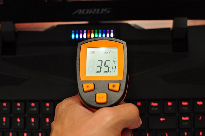 AORUS X9旗艦筆電，打造極輕極薄的高效能遊戲筆電