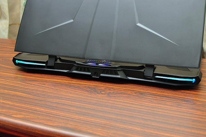 AORUS X9旗艦筆電，打造極輕極薄的高效能遊戲筆電