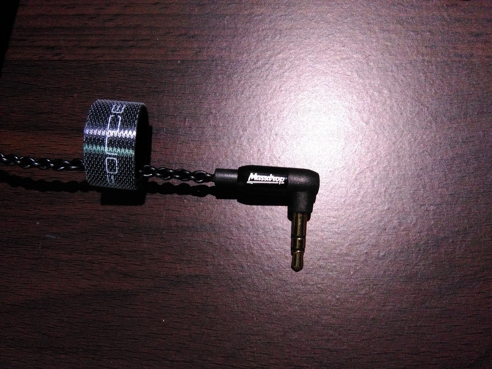 大公雞不專業的 Massdrop x NuForce EDC In-Ear Monitors 開箱
