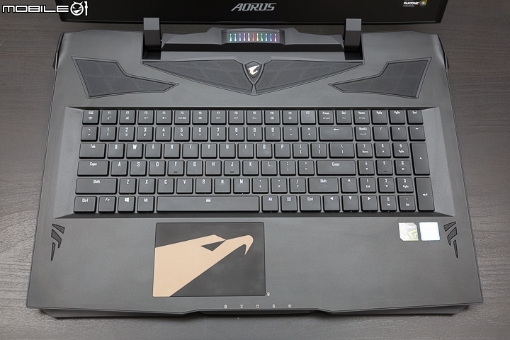 體驗華麗的燈光效果 AORUS X9 電競旗艦機上市