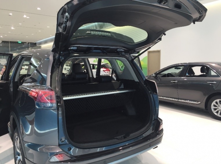 RAV 4 和CX5展間看車心得 (含圖)