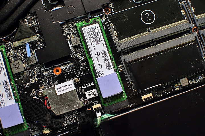 AORUS X9旗艦筆電，打造極輕極薄的高效能遊戲筆電